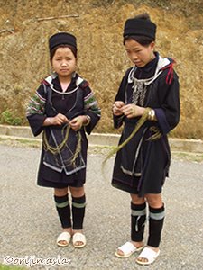 モン族伝統の糸づくりと藍染めの技術をご紹介 - アジアのフェア