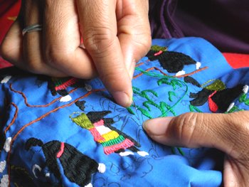 モン族のライフシーン刺繍
