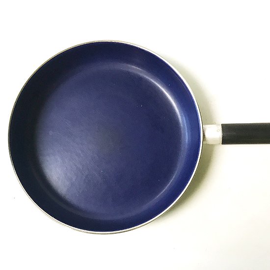  カール・オーボックデザインの琺瑯の蓋つきの鍋