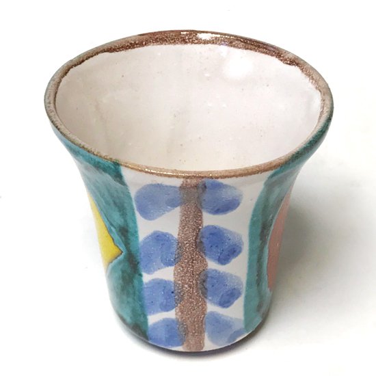 シチリアにある陶器工房 デシモーネ の小さなカップ