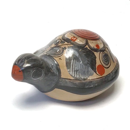  メキシコのトナラで作られた古い陶器の亀のオブジェ 