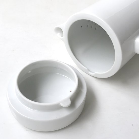  アメリカのミッドセンチュリー期を代表するデザイナー LaGardo Tackett による白磁の食器のシリーズの一つ 
