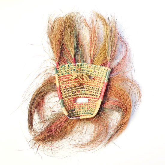  1970年代メキシコのゲレロで作られた特徴的なデザインの藁細工のマスク 