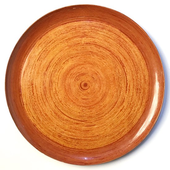 古いブナコでは珍しい浅い丸型でなおかつ特大サイズのデザイン。古いものにしかないピンク色のパテが使われた貴重なもの