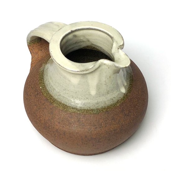  島根県布志名の陶芸家 舩木研兒 によるとても大きな白釉手付壺 