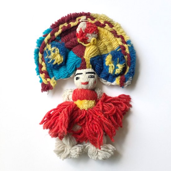  メキシコにある古代文明の地ミトラで1970年代に制作された毛糸の人形 