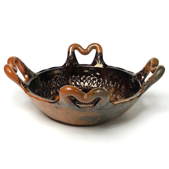  メキシコのプエブラ州で制作された古い陶器の鍋。飾り用に制作されたアート作品です。 