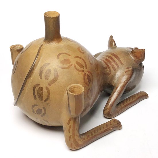  メキシコのアーティスト Heron Martinez の比較的初期の作品。とても大きな陶器のオブジェ 