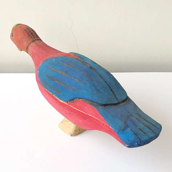  エクアドルで1970年代に作られた大きな木彫りの鳥 