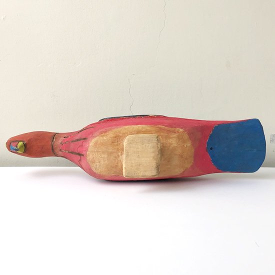  エクアドルで1970年代に作られた大きな木彫りの鳥 