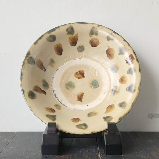 金城次郎作　刷毛目三彩玉打ち湯呑 民藝 沖縄 やちむん 金城次郎 三彩点打 湯呑み 銘有り