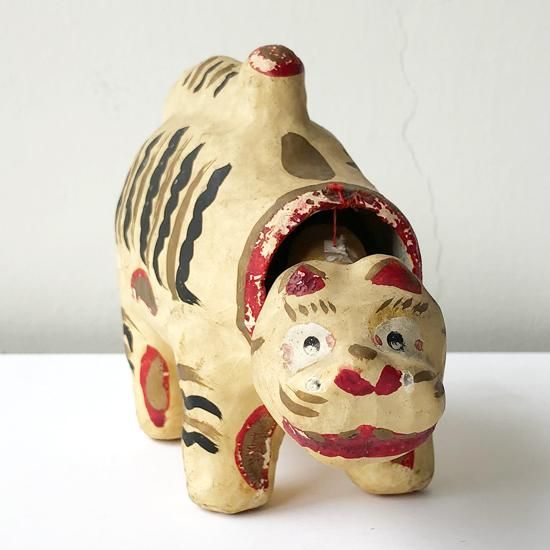 Vintage Japanese Folk Art: 張り子の虎