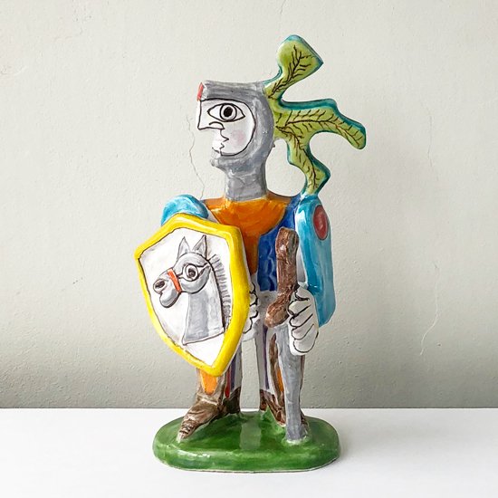 シチリアにある陶器工房 デシモーネ による騎士の人形