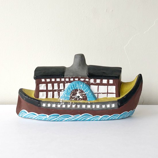郷土玩具の中でも最も歴史があると言われている京都の伏見人形の古い蒸気船