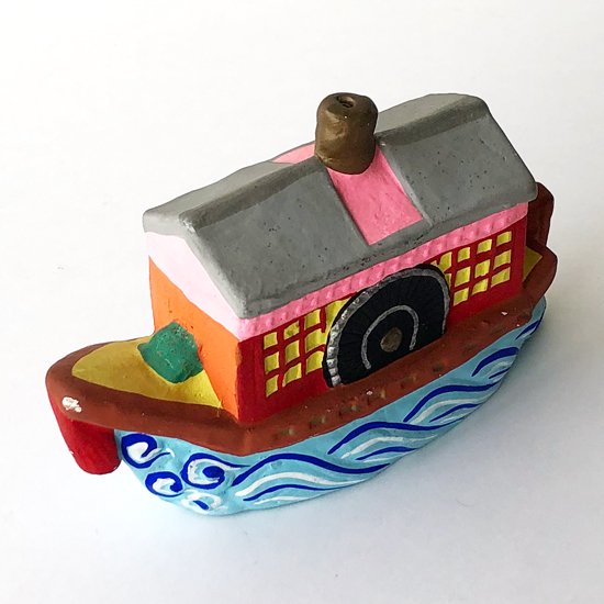  郷土玩具の中でも最も歴史があると言われている京都の伏見人形の古い蒸気船