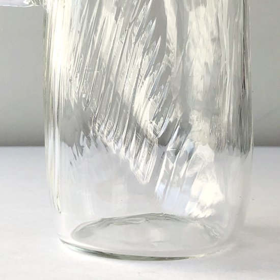  ドイツ出身のアーティスト Jochen Holz による耐熱ガラス製のティーポット 