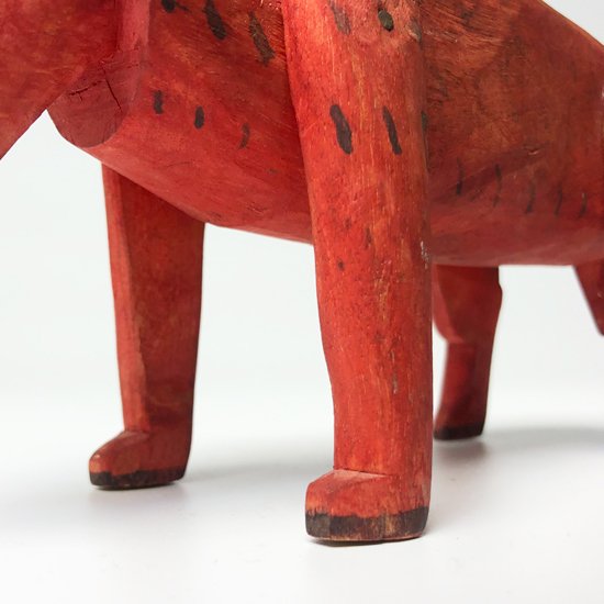  メキシコのオアハカを代表するフォークアート ウッドカービング の牛 