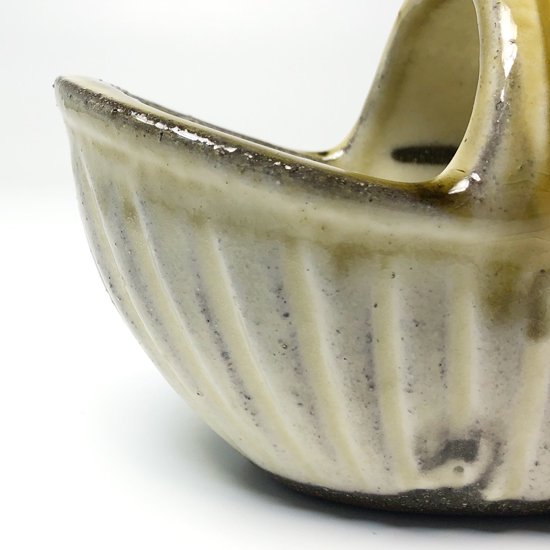  陶芸家 舩木研兒 による白釉手付鉢
