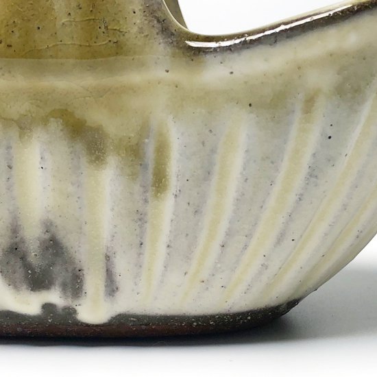 陶芸家 舩木研兒 による白釉手付鉢