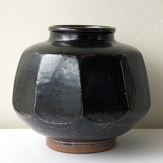Vintage Japanese Folk Art: 黒釉面取花瓶 / 出西窯