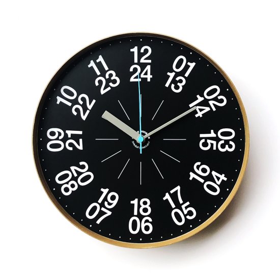  Swimsuit Department による時計のためのブランド Clock Division の壁掛け時計「Black 24 hours」 