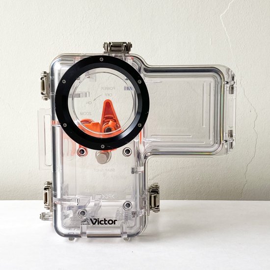  日本の音響メーカー Victor の防水カメラケース 