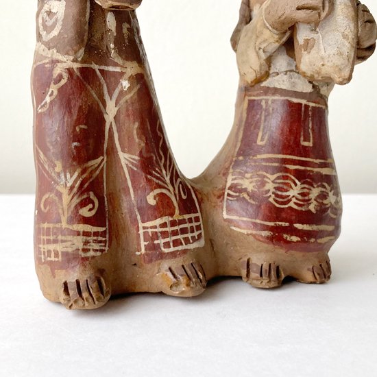 1960年代頃ペルーで作られた陶器のフィギュア