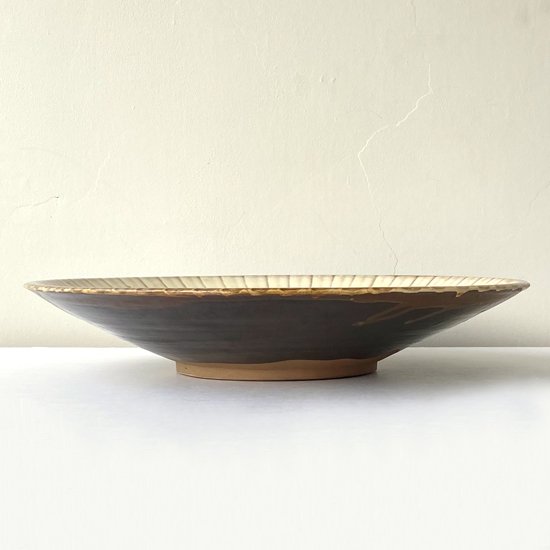  昭和後期の民藝を支えた小鹿田の名工の一人、坂本茂木さんによる大皿 