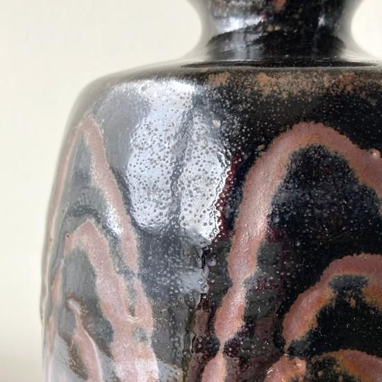 Vintage Japanese Folk Art: 黒釉指描壺 / 益子焼