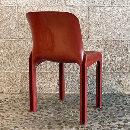 Vintage Furniture: Selene Chair / Vico Magistretti