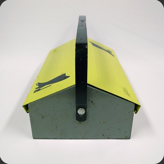 ヴィンテージアイテム：ウィルヘルム・キンツレデザインのツールボックス。