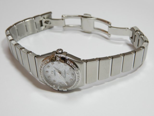 ????フェラガモ????ダイヤベゼル計52P純正ダイヤ メタリックベルト腕時計 稼働中