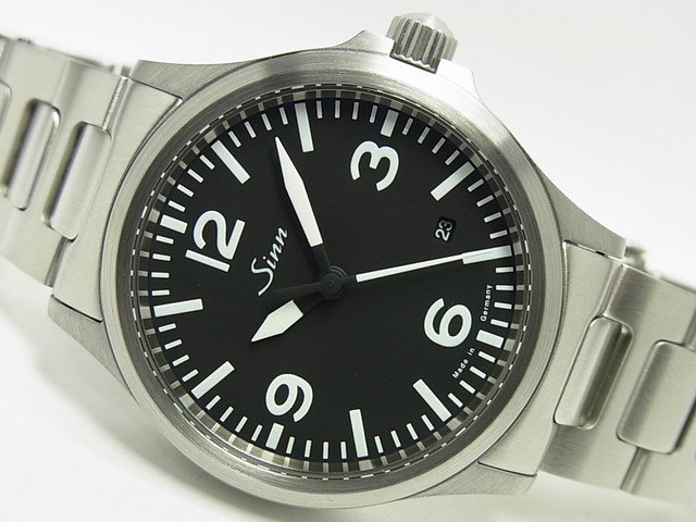 Sinn(ジン) 556.A ブラック(一部アラビア) ブレス仕様 正規品 - 腕時計 
