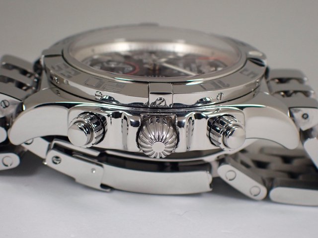 ブライトリング クロノマット44 カーボンダイヤル 日本限定400本 AB0110 - 腕時計専門店THE-TICKEN(ティッケン)  オンラインショップ
