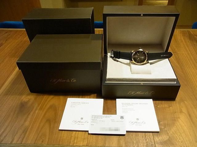 H.モーザー パイオニア・センターセコンド 18KRG＆チタン