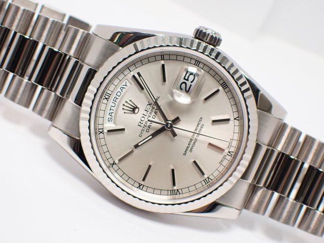 ロレックス デイデイト 18KWG シルバー文字盤 118239 正規品 - 腕時計 