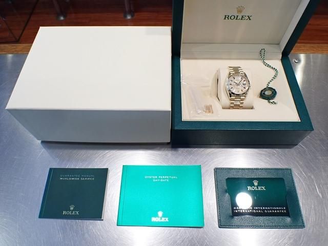 h-r-tさん専用 ロレックス Daydate Ref-18238 18kyg Blue Sunburst Sir-W（RD