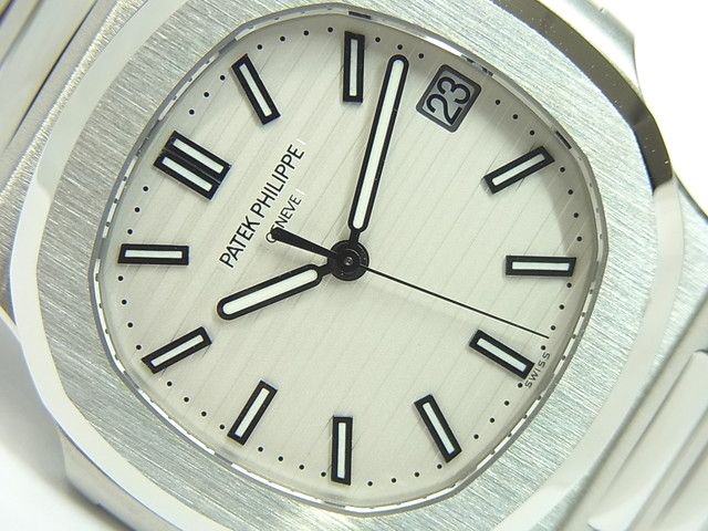 パテック・フィリップ ノーチラス ホワイト文字盤 5711/1A-011 正規品 - 腕時計専門店THE-TICKEN(ティッケン) オンラインショップ