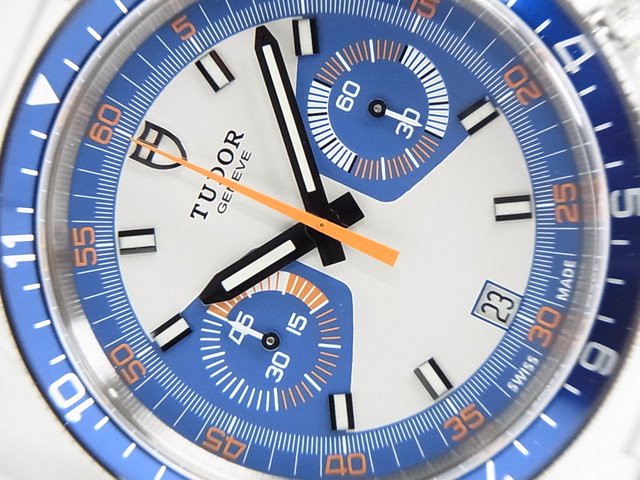 チューダー ヘリテージ クロノ ブルー Ref.70330B ファブリックストラップ付 - 腕時計専門店THE-TICKEN(ティッケン)  オンラインショップ