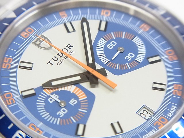チューダー ヘリテージ クロノ ブルー Ref.70330B ファブリックストラップ付 - 腕時計専門店THE-TICKEN(ティッケン)  オンラインショップ