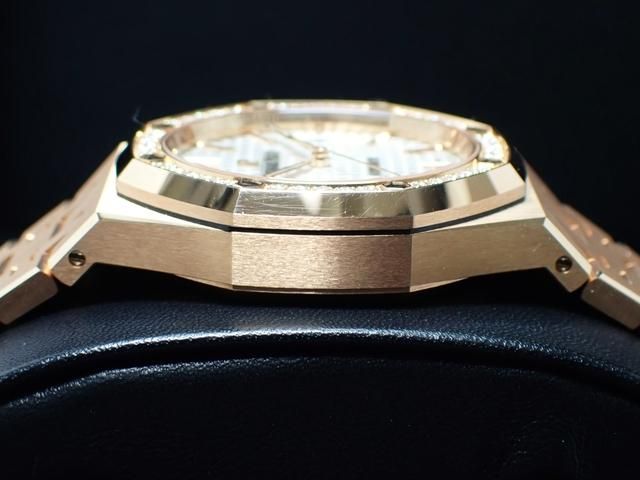 オーデマピゲ ロイヤルオークオートマチック 37MM ベゼルダイヤ