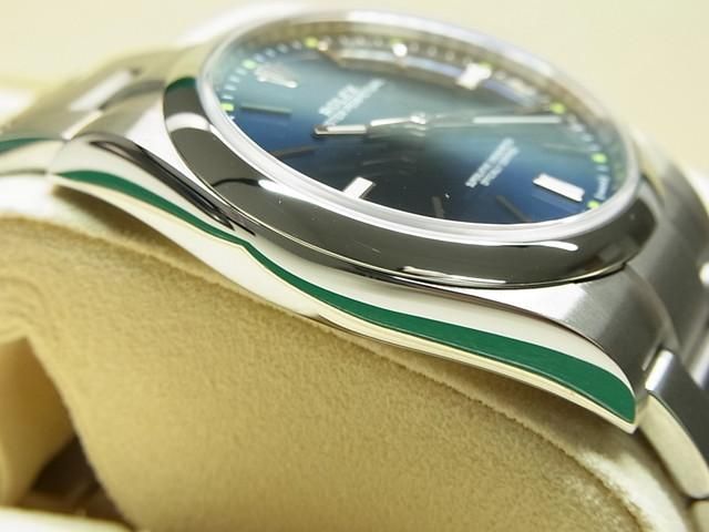 ロレックス オイスターパーペチュアル 39 ブルー文字盤 114300 正規品