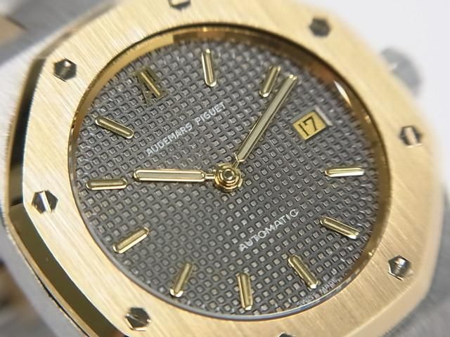 ♡おまけ付き ピアレス　ロイヤル 15000SA.O.0789SA.07 ホワイト AUDEMARS PIGUET（オーデマピゲ