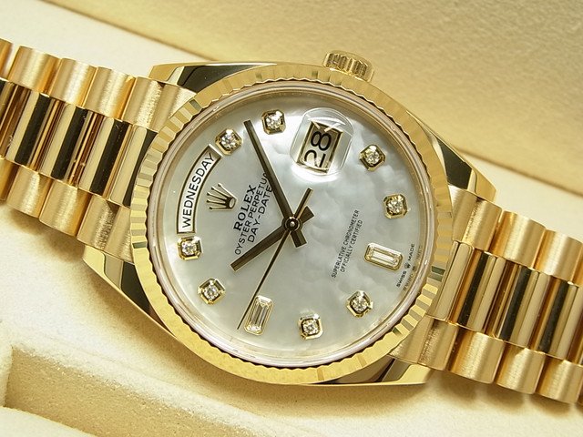 ロレックス　デイデイト　18KYG　ホワイトシェルダイヤル・10Pダイヤ　128238NCA - 腕時計専門店THE-TICKEN(ティッケン)  オンラインショップ