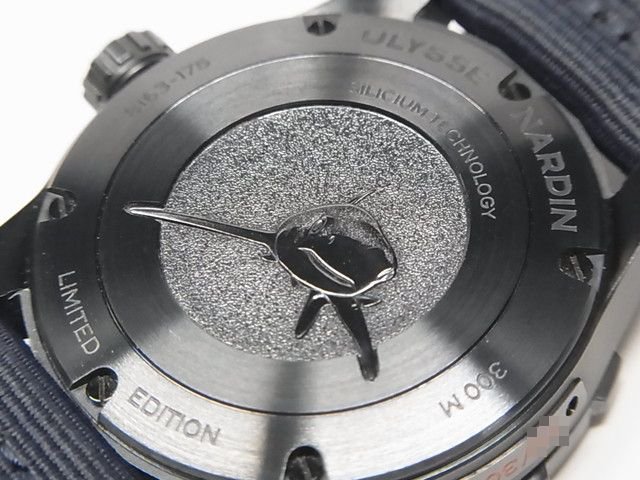 ユリス・ナルダン ダイバー 42MM ブルーシャーク・リミテッドエディション 300本限定 - 腕時計専門店THE-TICKEN(ティッケン)  オンラインショップ