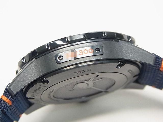 ユリス・ナルダン(ULYSSE NARDIN) ﾀﾞｲﾊﾞｰ42mmﾚﾓﾝｼｬｰｸ DAIVER