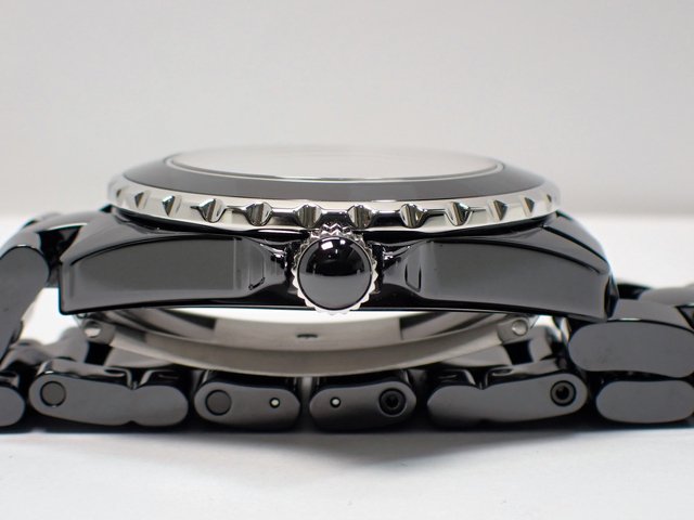 シャネル J12 アンタイトル H5581 ブラックセラミック 世界1200本限定 - 腕時計専門店THE-TICKEN(ティッケン)  オンラインショップ