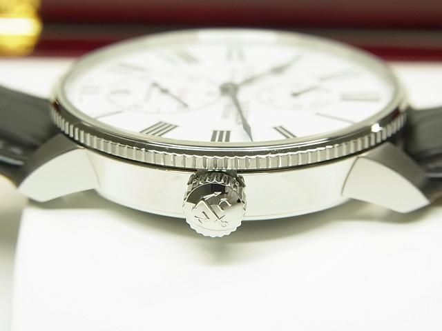 ユリス・ナルダン マリーン トリピュール 42MM ホワイト文字盤
