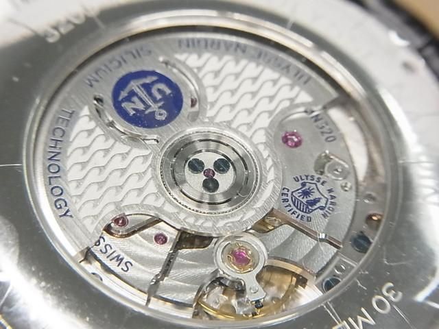 ユリス・ナルダン クラシコ マニュファクチュール 40MM ホワイト