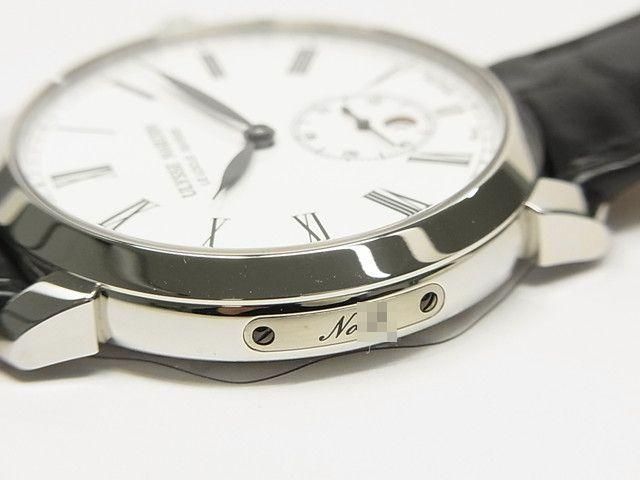ユリス・ナルダン クラシコ マニュファクチュール 40MM ホワイト